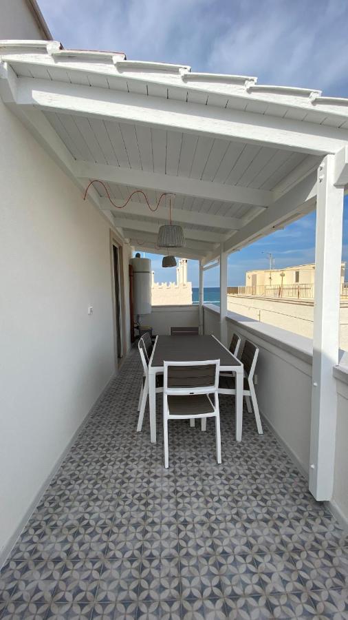 Sotto Il Faro Apartment Torre Canne Bagian luar foto