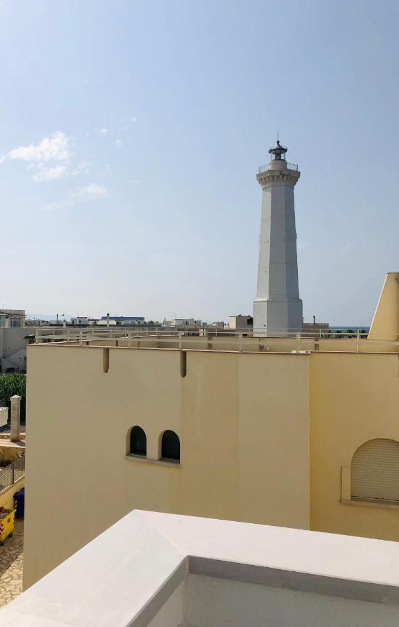 Sotto Il Faro Apartment Torre Canne Bagian luar foto