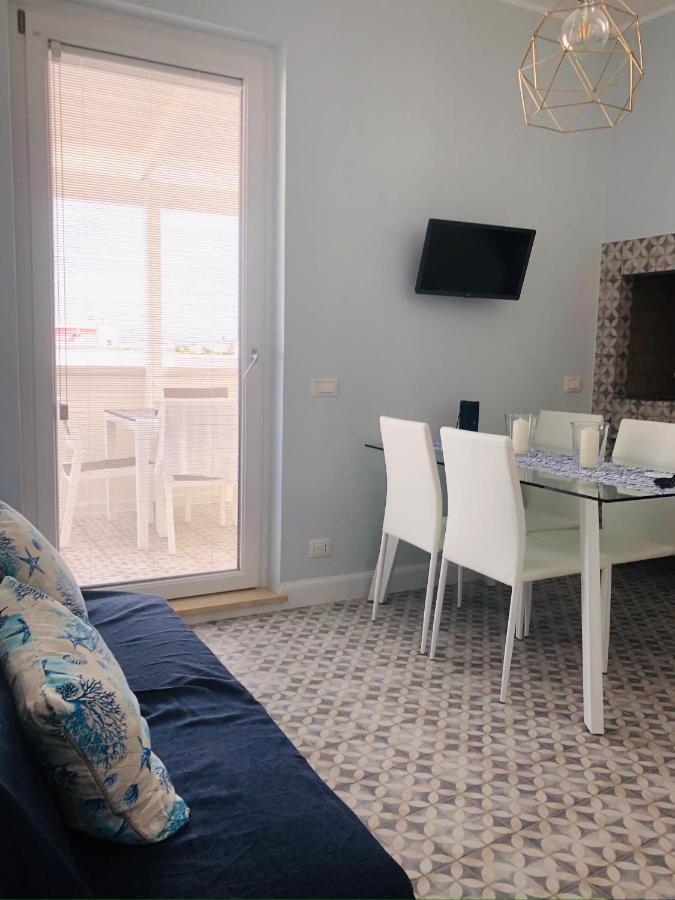 Sotto Il Faro Apartment Torre Canne Bagian luar foto