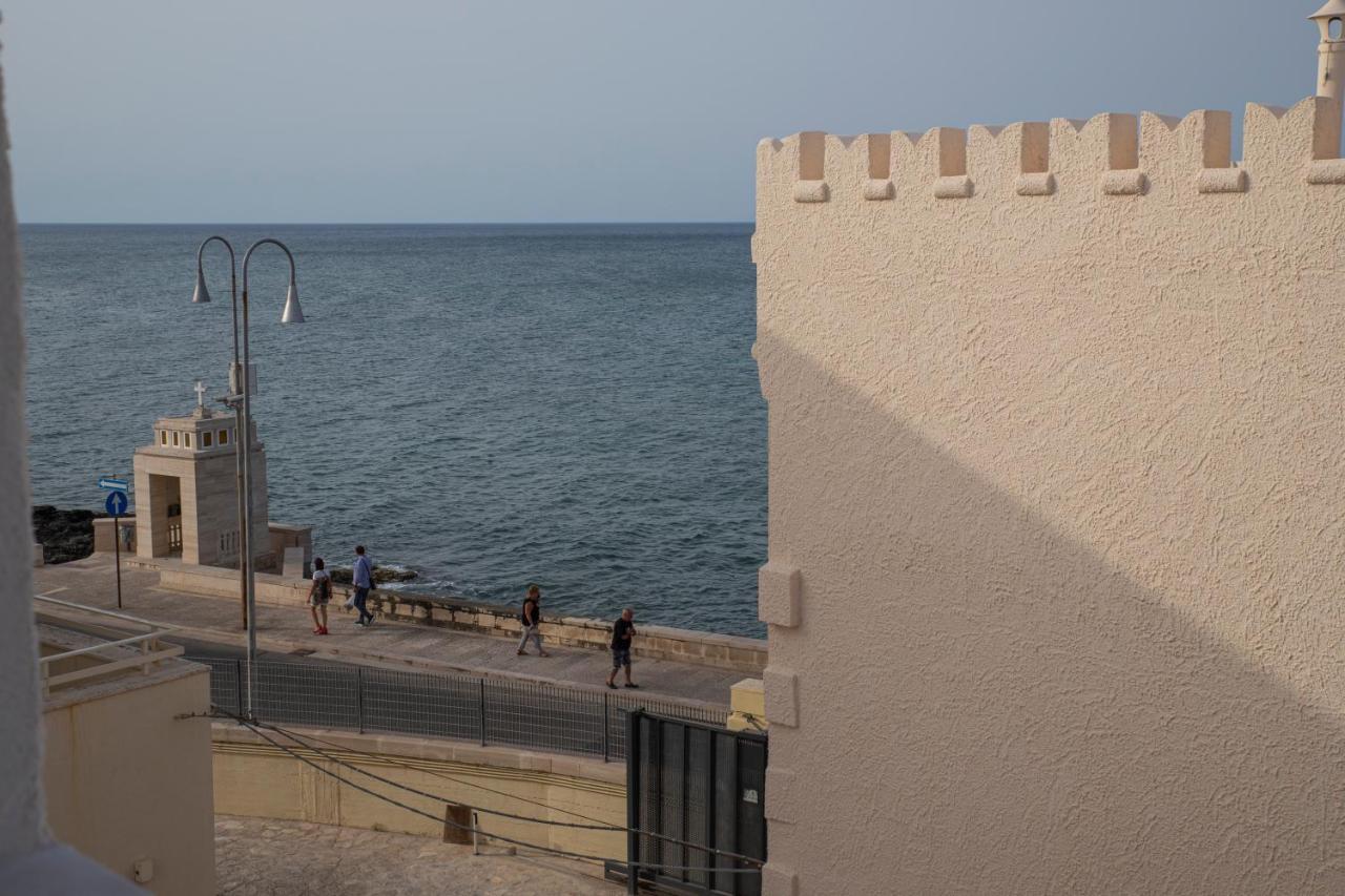 Sotto Il Faro Apartment Torre Canne Bagian luar foto