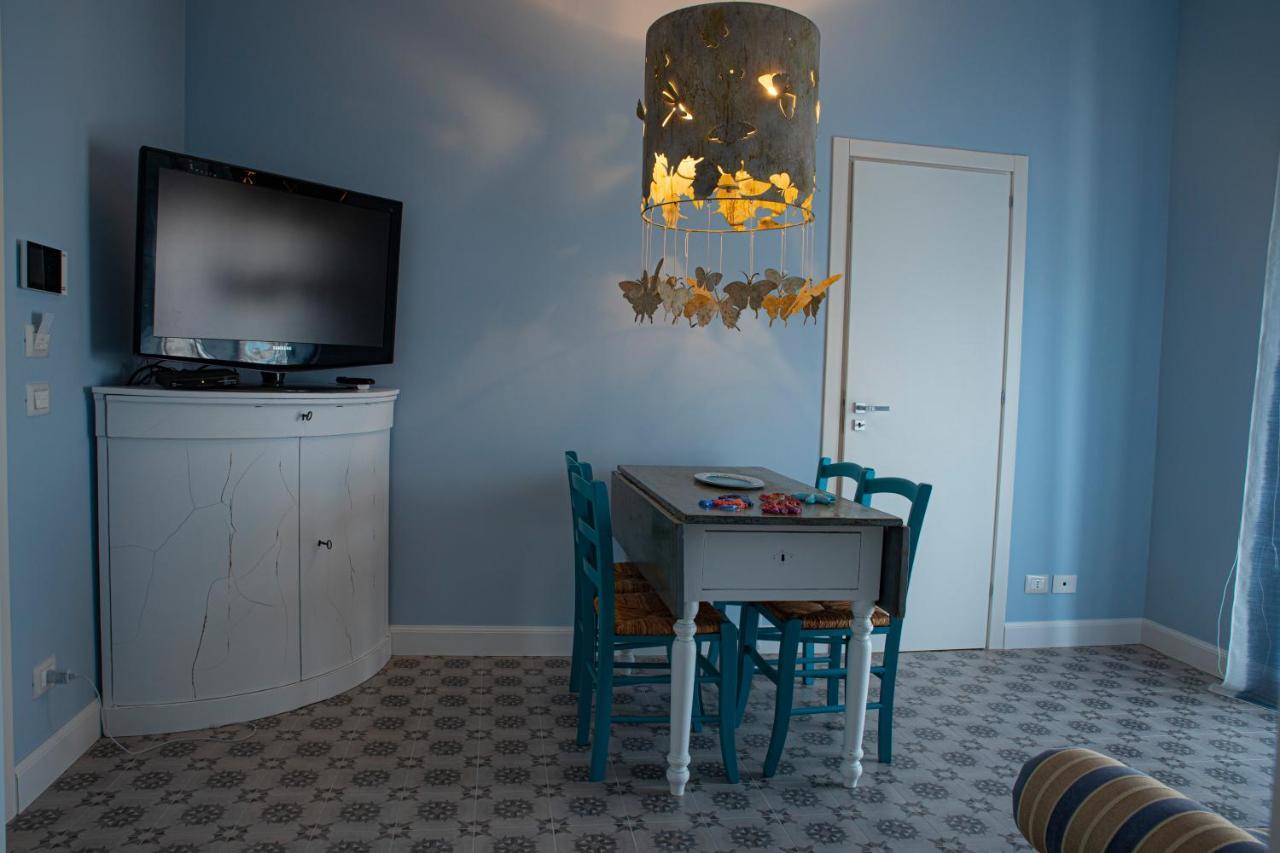 Sotto Il Faro Apartment Torre Canne Bagian luar foto