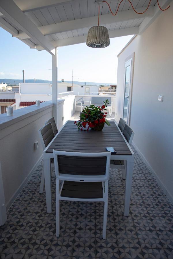 Sotto Il Faro Apartment Torre Canne Bagian luar foto